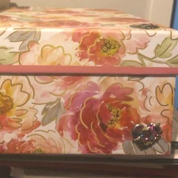 🔥Disney Princess Tiana Gift Set doll Lipsmacker frog princess NWOT - Picture 9 of 11